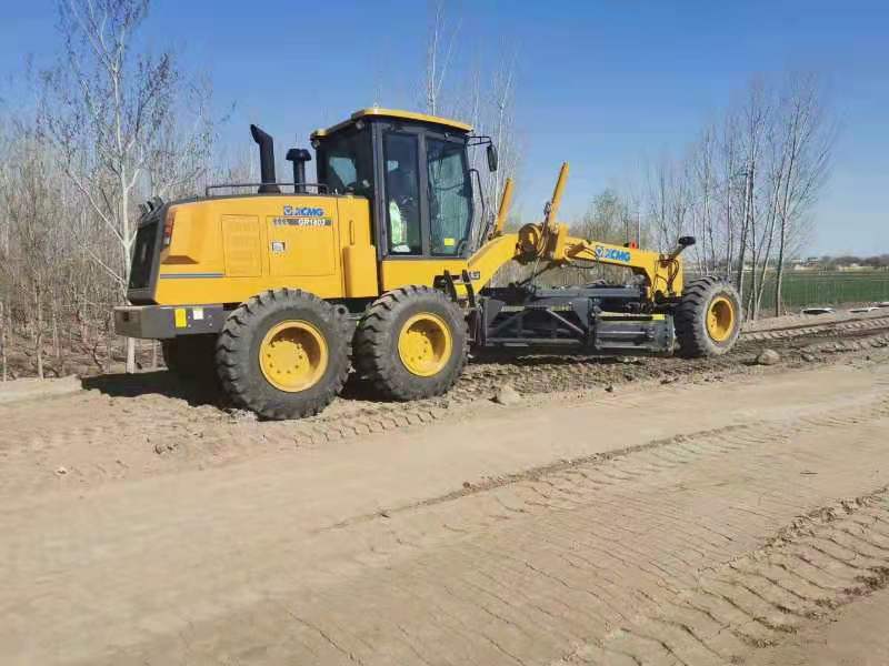 冷再生機(jī)出租廠家介紹鋪灑水泥的方法